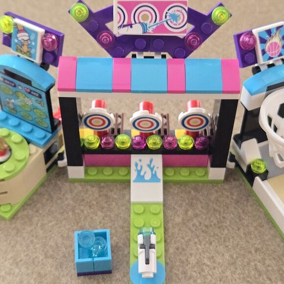 LEGO Friends 41127 Amusement Park Arcade 100% Complete Set w/ Manual & Mini Doll - Picture 5 of 13